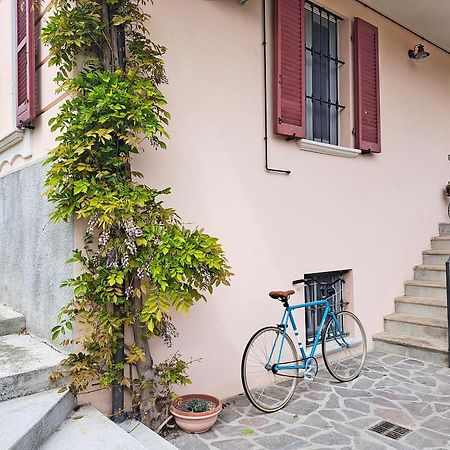 Casa Nini - Holidays In Oltrepo Torrazza Coste Exterior photo